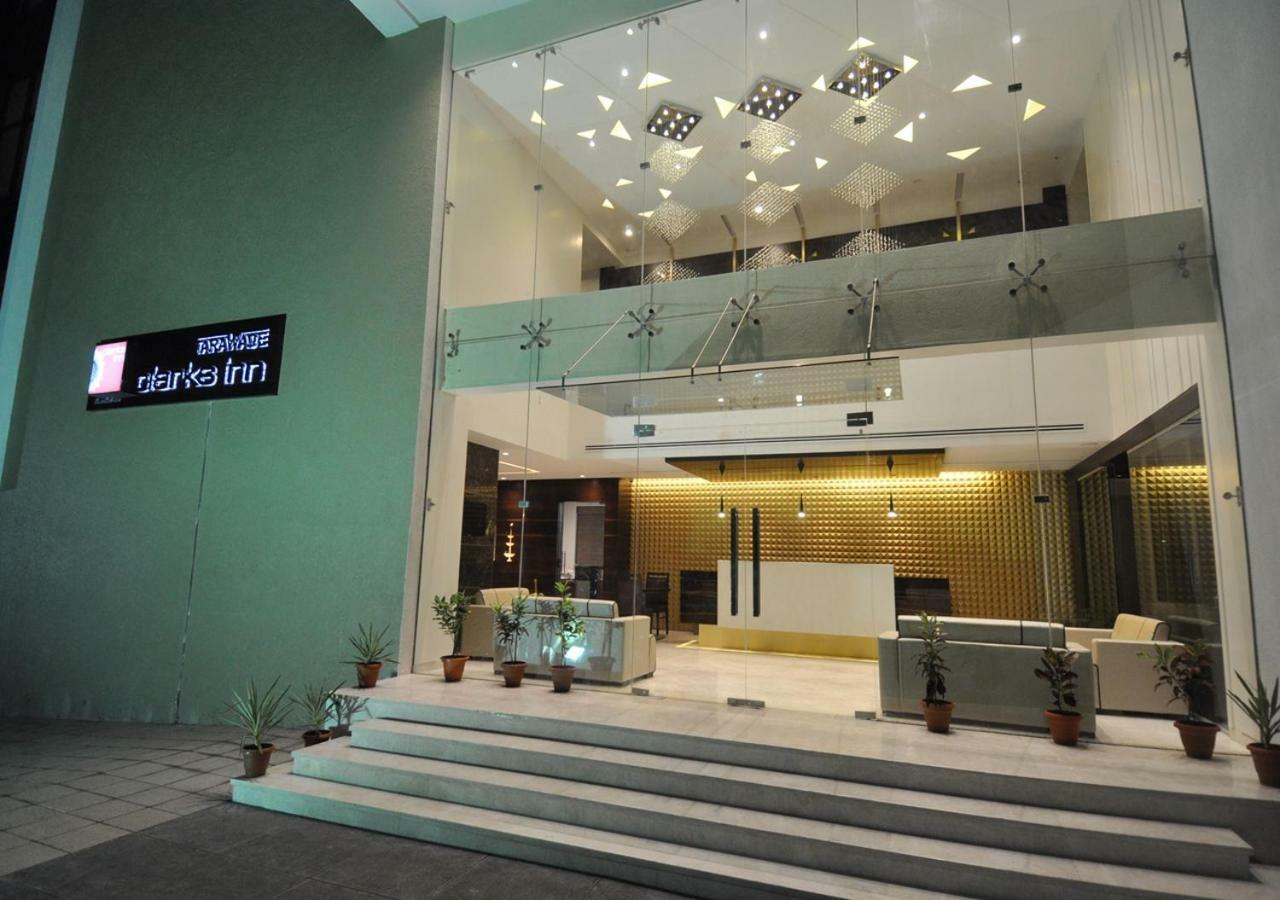 Tarawade Clarks Inn Pune Exterior foto